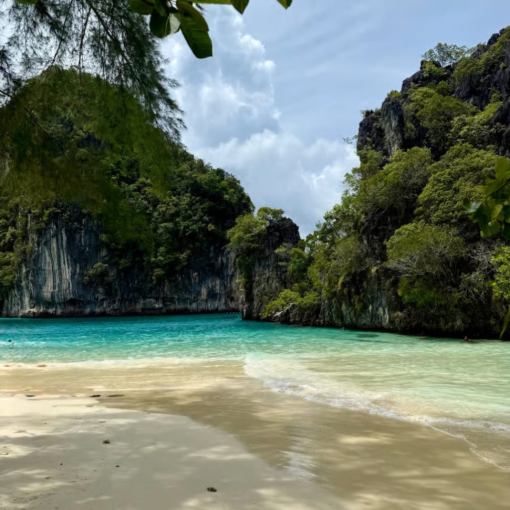 Krabi Hong Islands Tour – A Full-Day Escape to Tropical Paradise