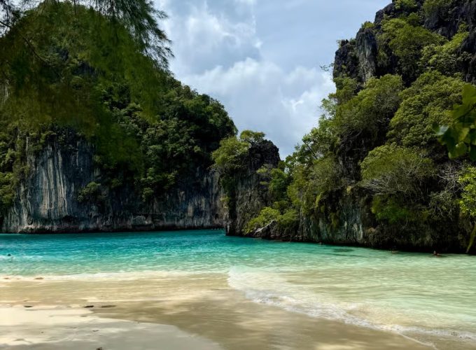 Krabi Hong Islands Tour – A Full-Day Escape to Tropical Paradise