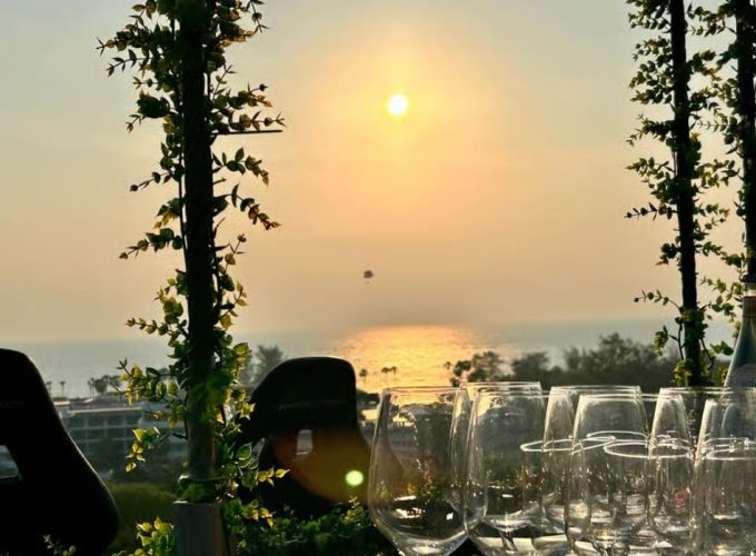 Dinner in the Sky Phuket – A Unique Sky-High Dining Experience