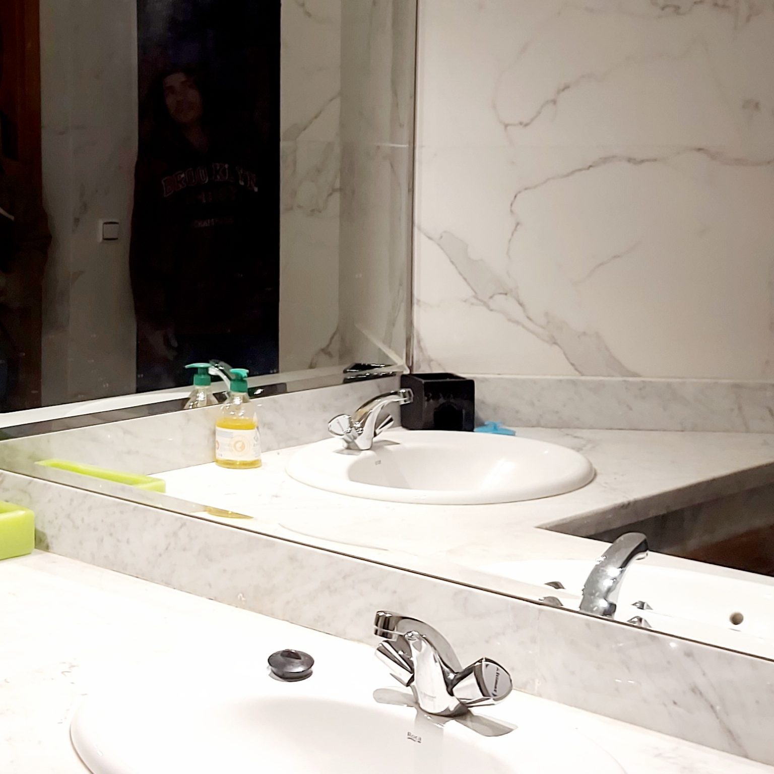 BATHROOM 1