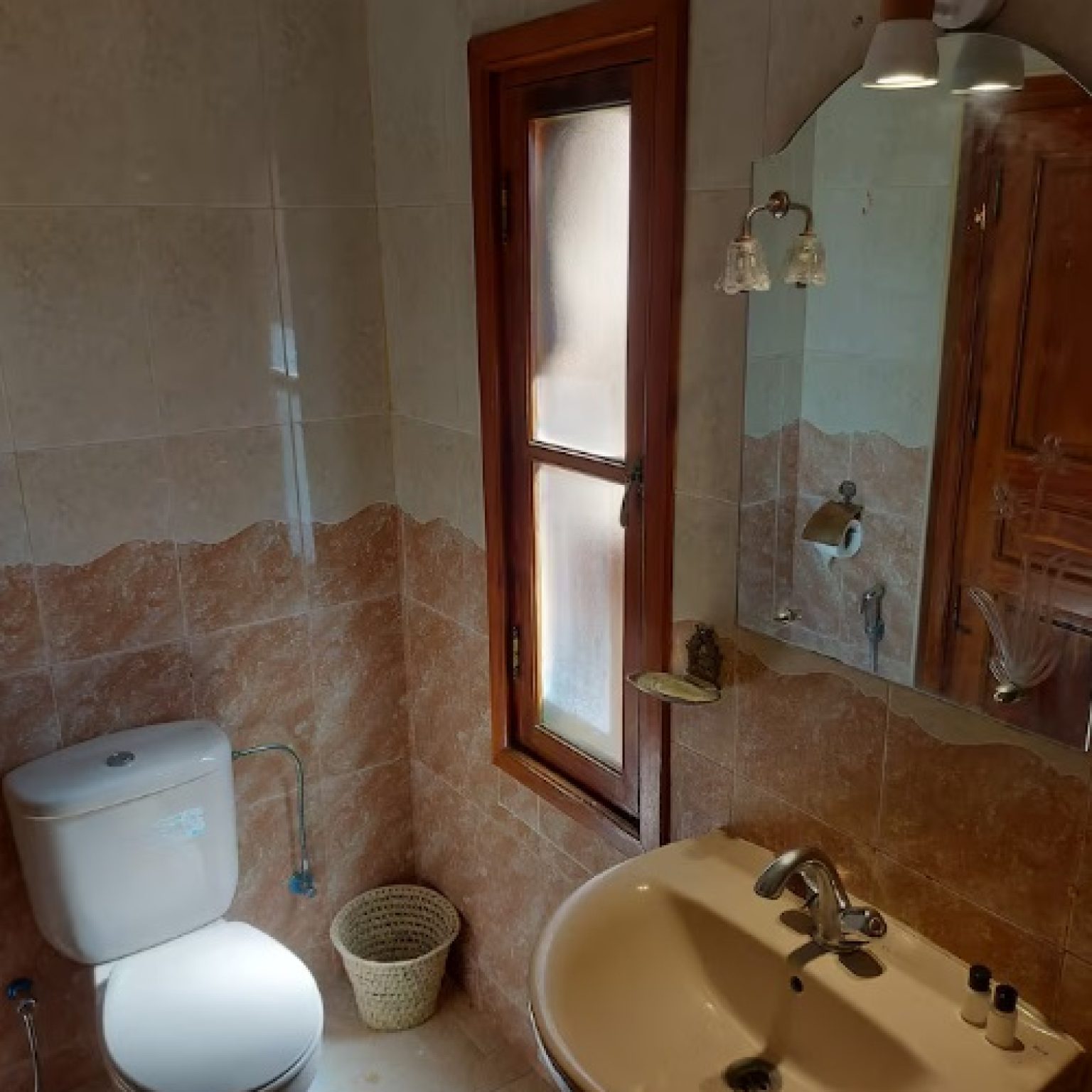 BATHROOM 4