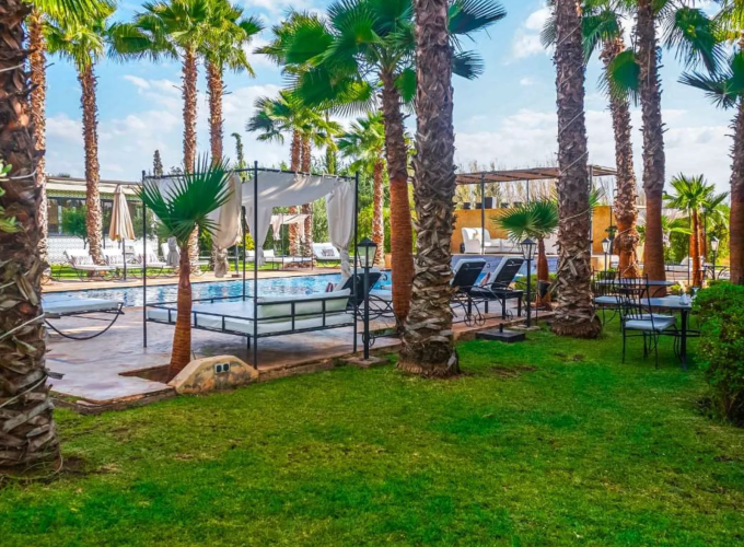 Day at Weedan Palace