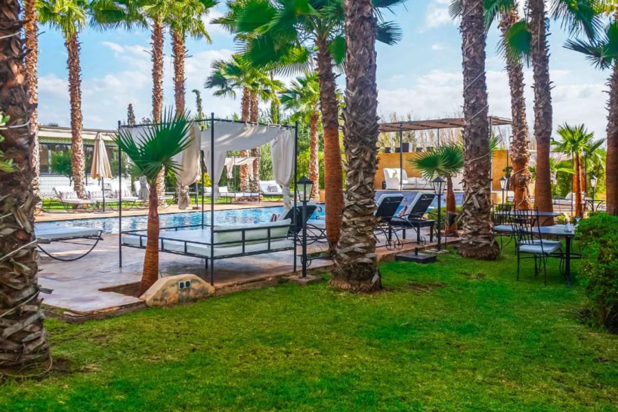 Day at Weedan Palace