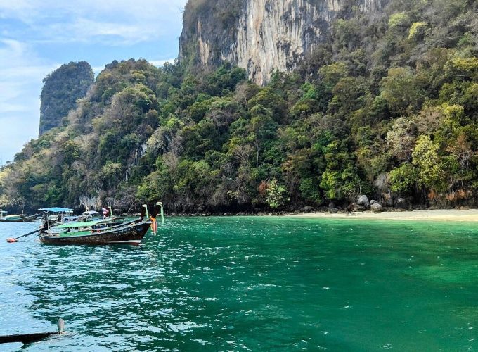 Kayak & Snorkeling Excursion in the Hong Islands from Krabi