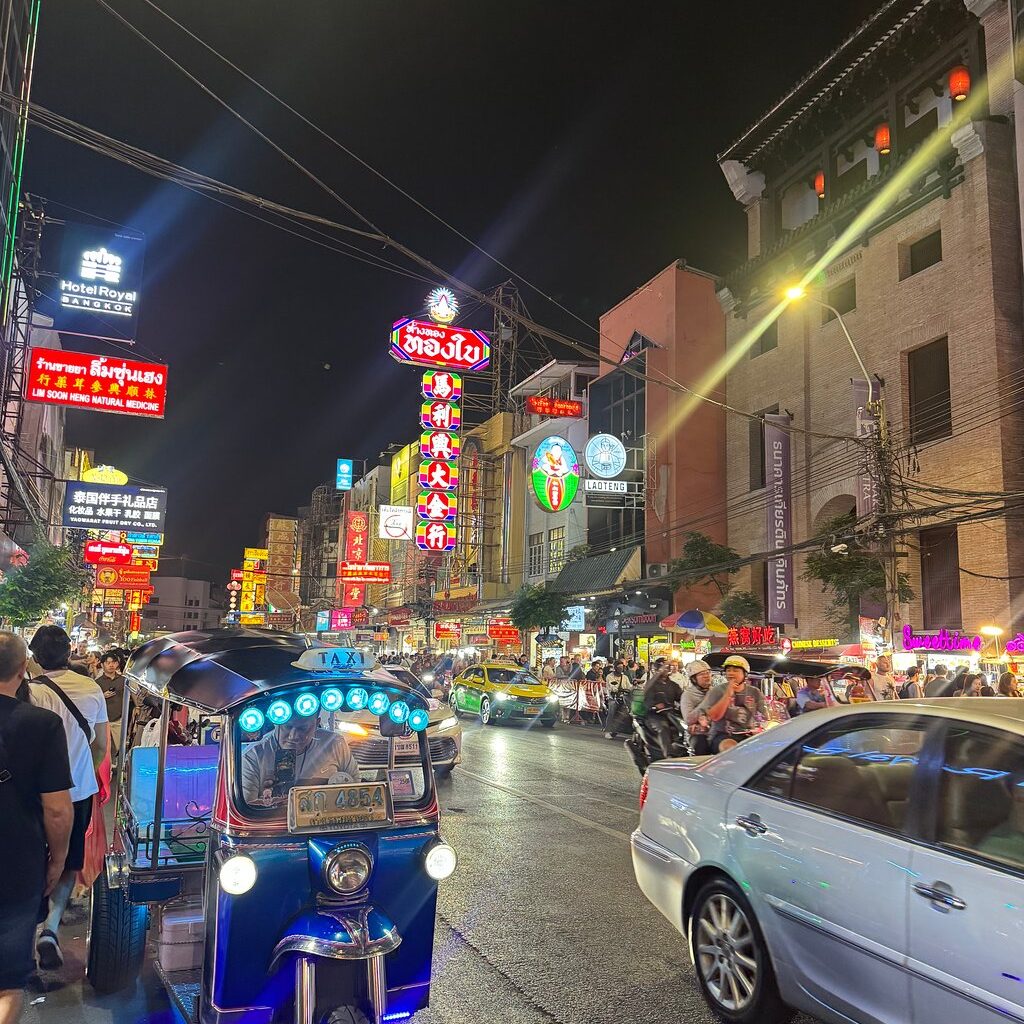 Bangkok Midnight Food Tour by Tuk-Tuk – Explore the City at Night