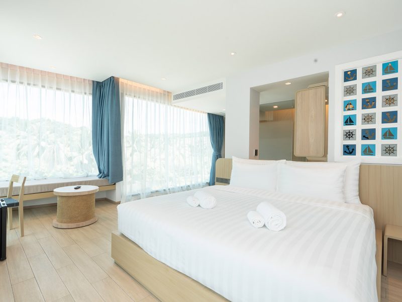 Suite with Bathtub and Private Jacuzzi