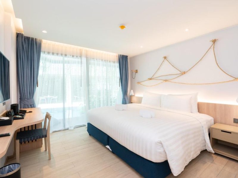 Deluxe Double Room Pool View