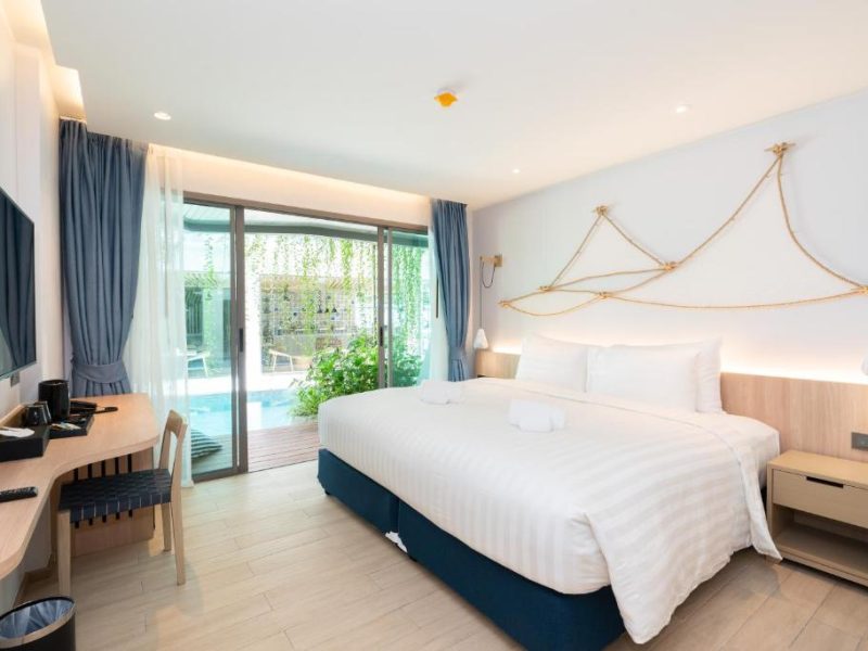 Panwaburi Pool Access Twin Room