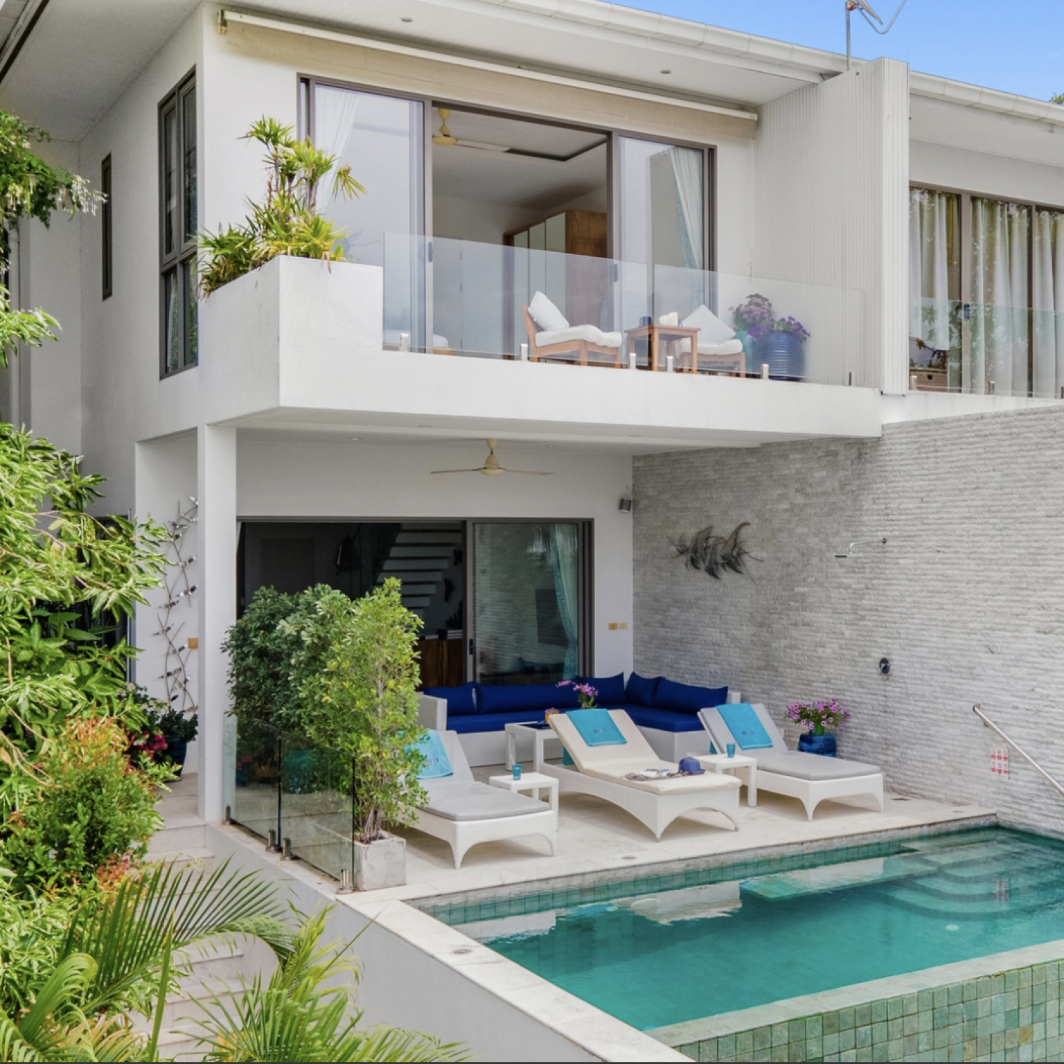 Shades of Blue – Sunshine Samui Villas