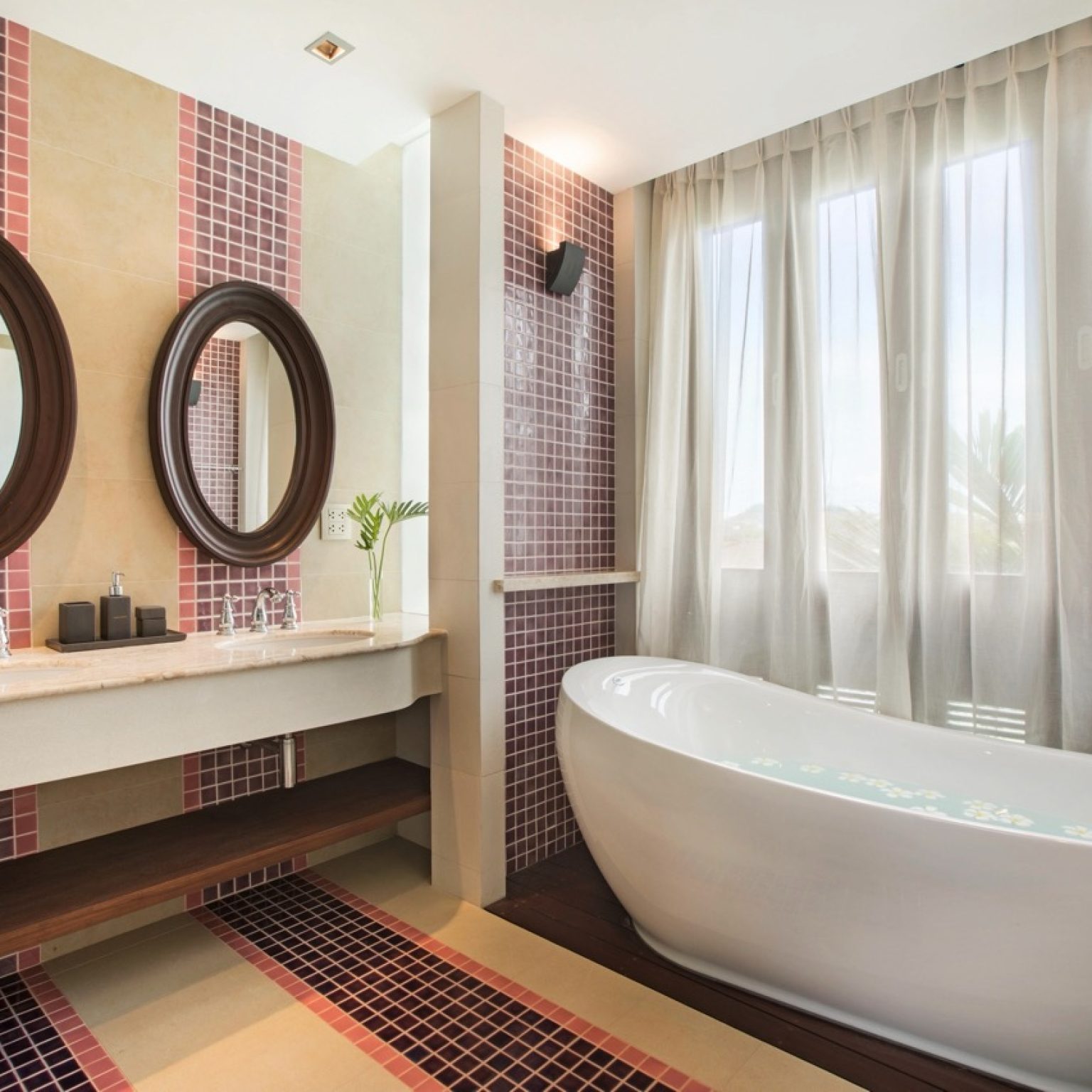 Six Hills – BR2 Bathroom (1) – Grande