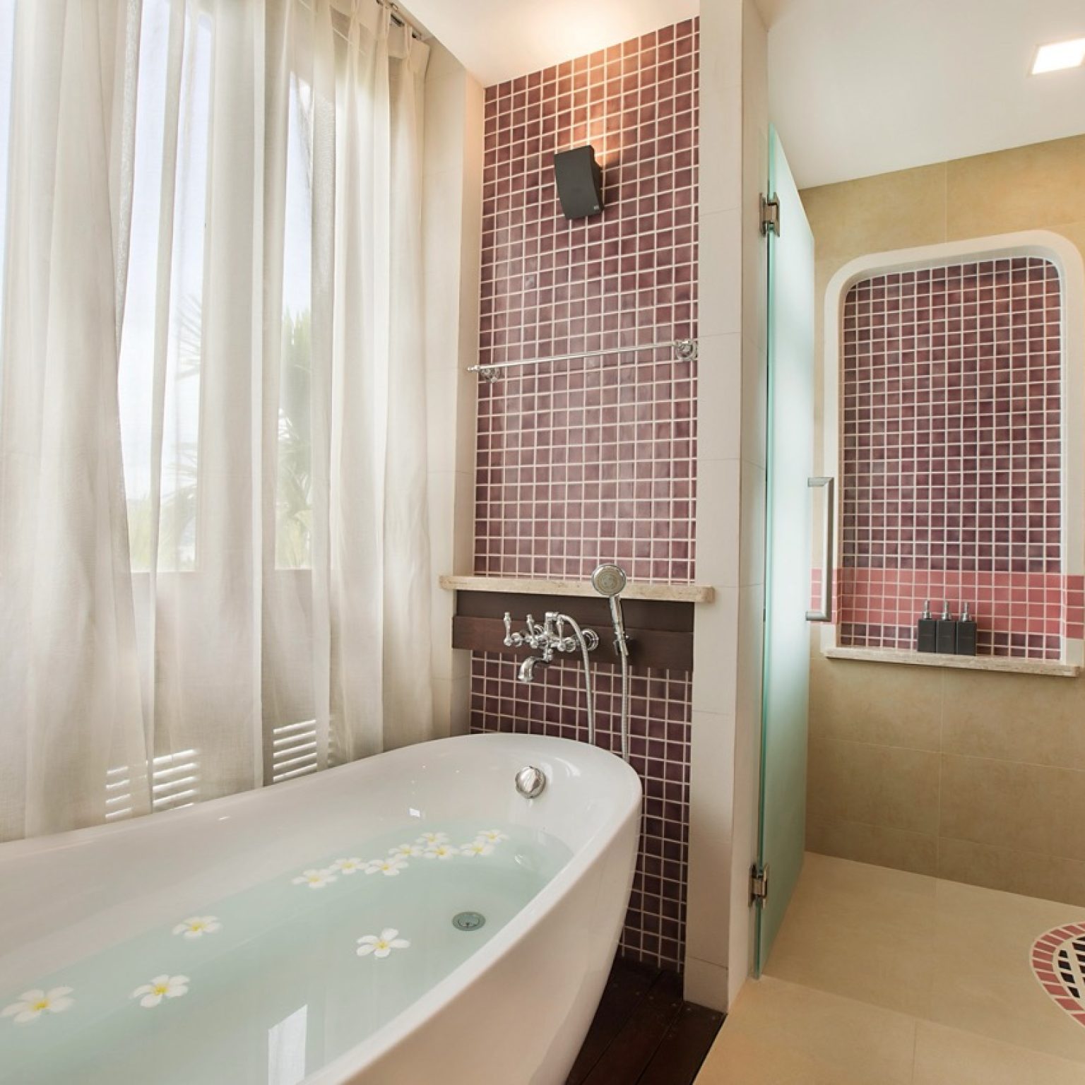 Six Hills – BR2 Bathroom (4) – Grande