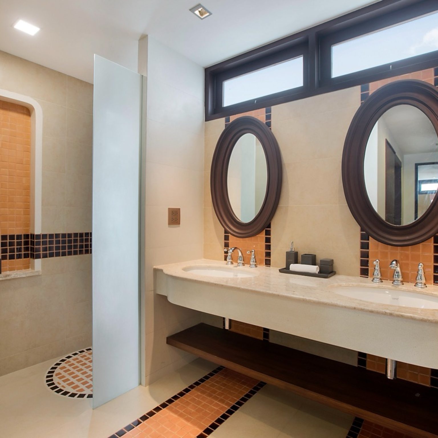 Six Hills – BR4 Bathroom (4) – Grande