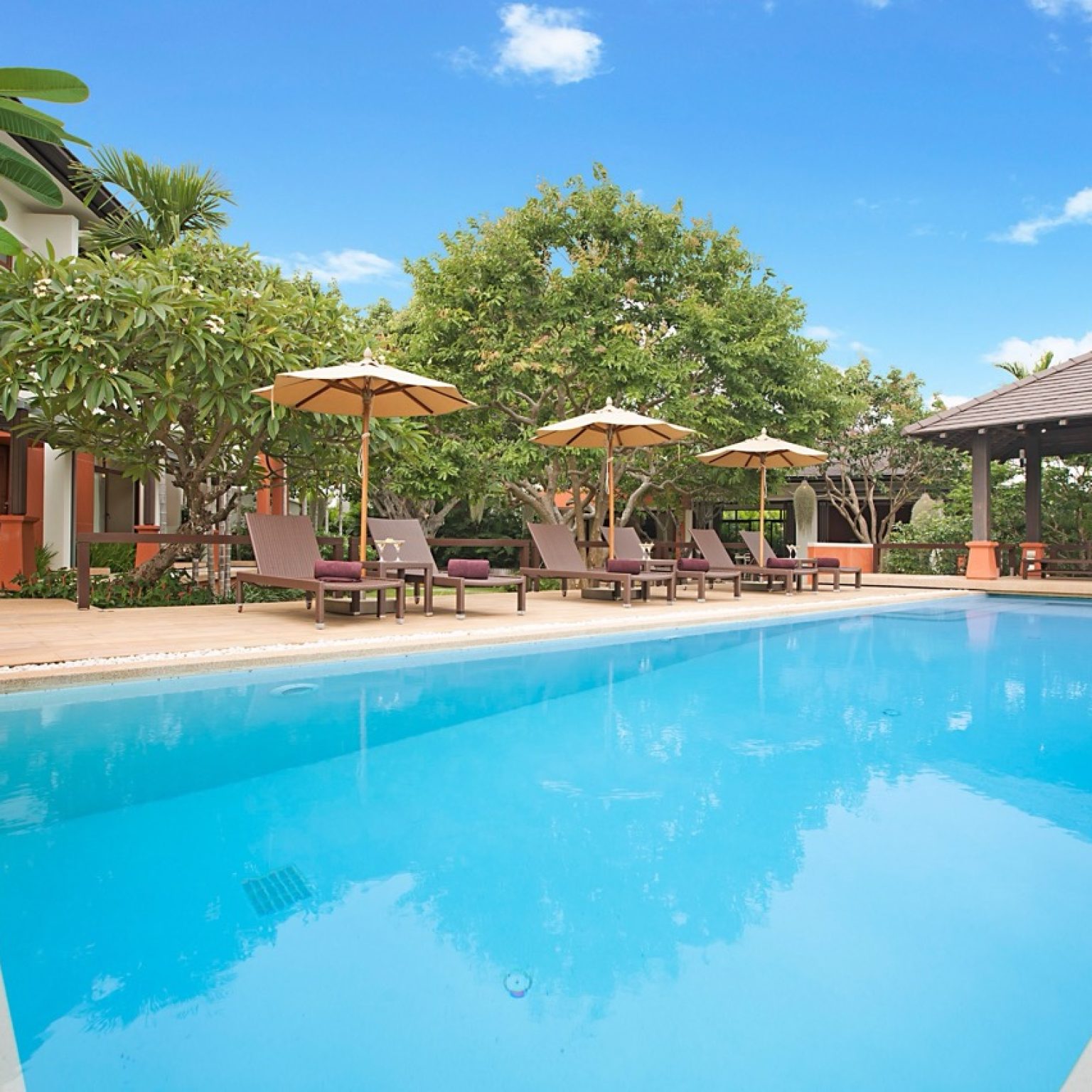 Six Hills – Pool (1) – Grande