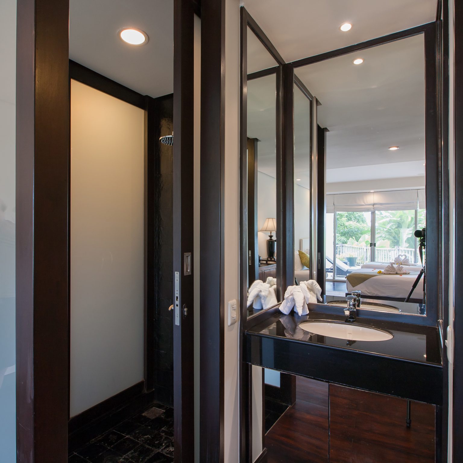 Villa Kata Malee – Guest bedroom ensuite bathroom
