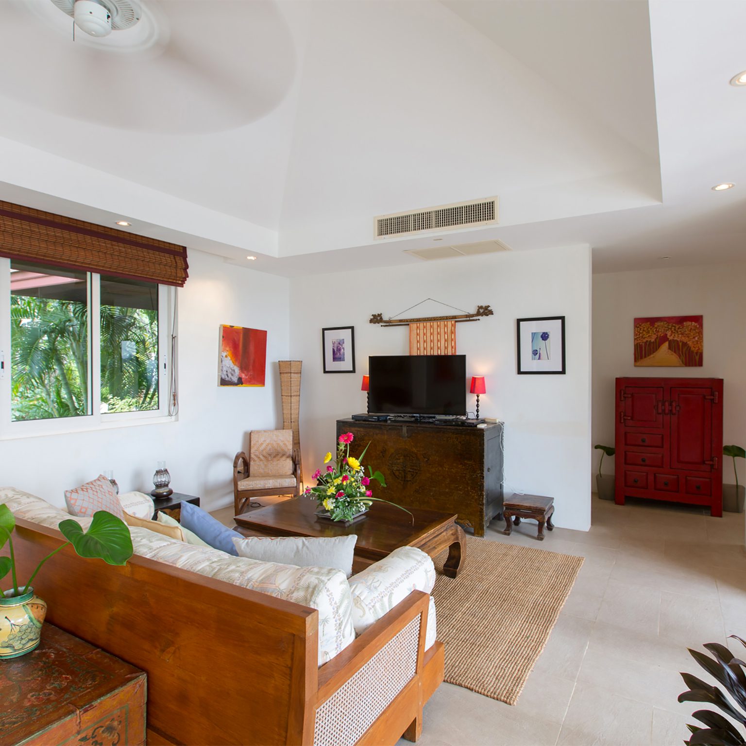 Villa Kata Moon – Intimate living space