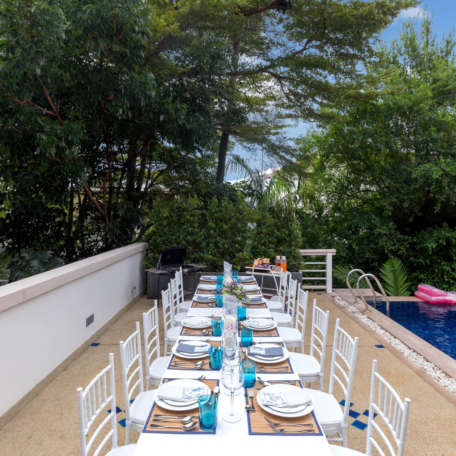 Villa Makata 1 – Alfresco dining by the pool