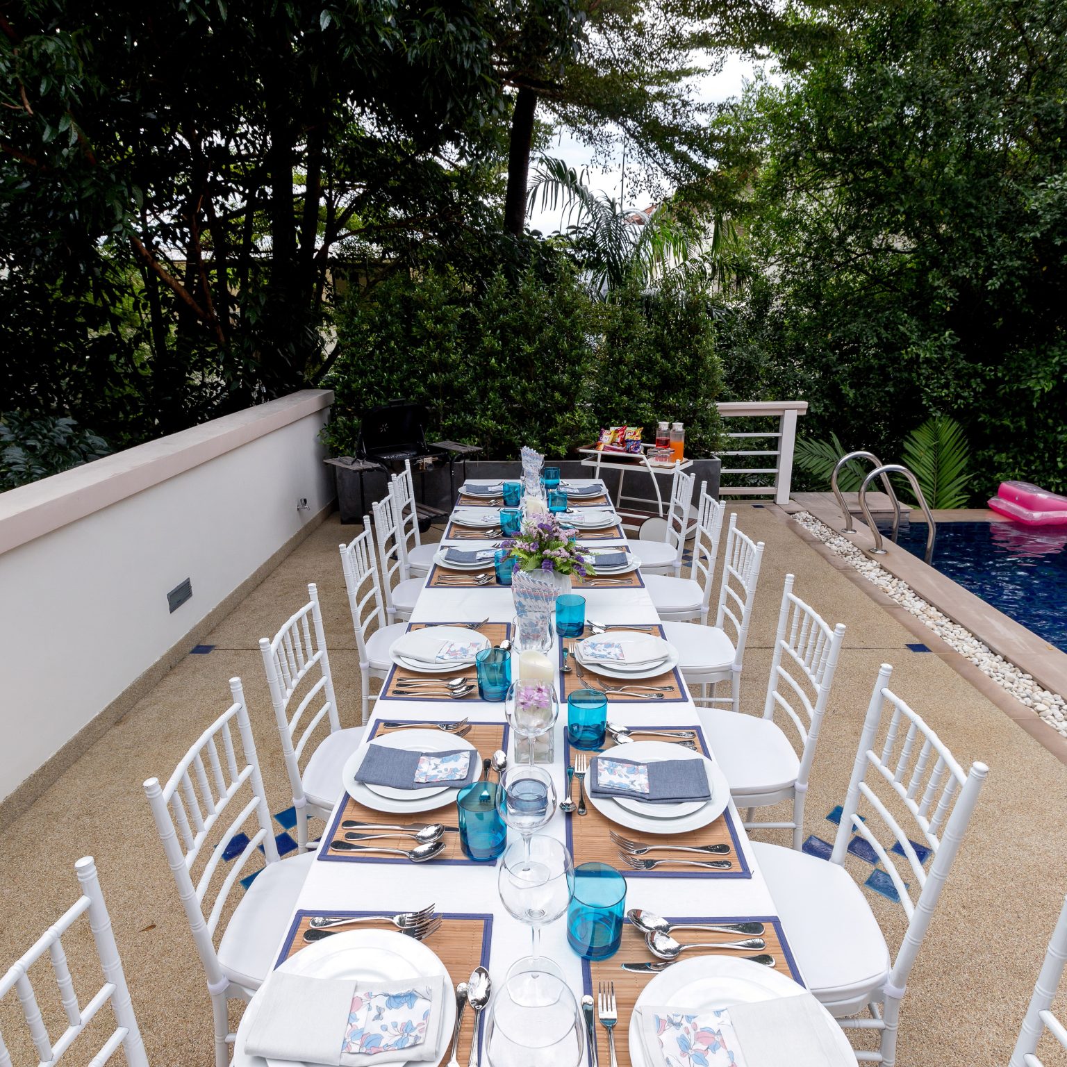 Villa Makata 1 – Dining table set up