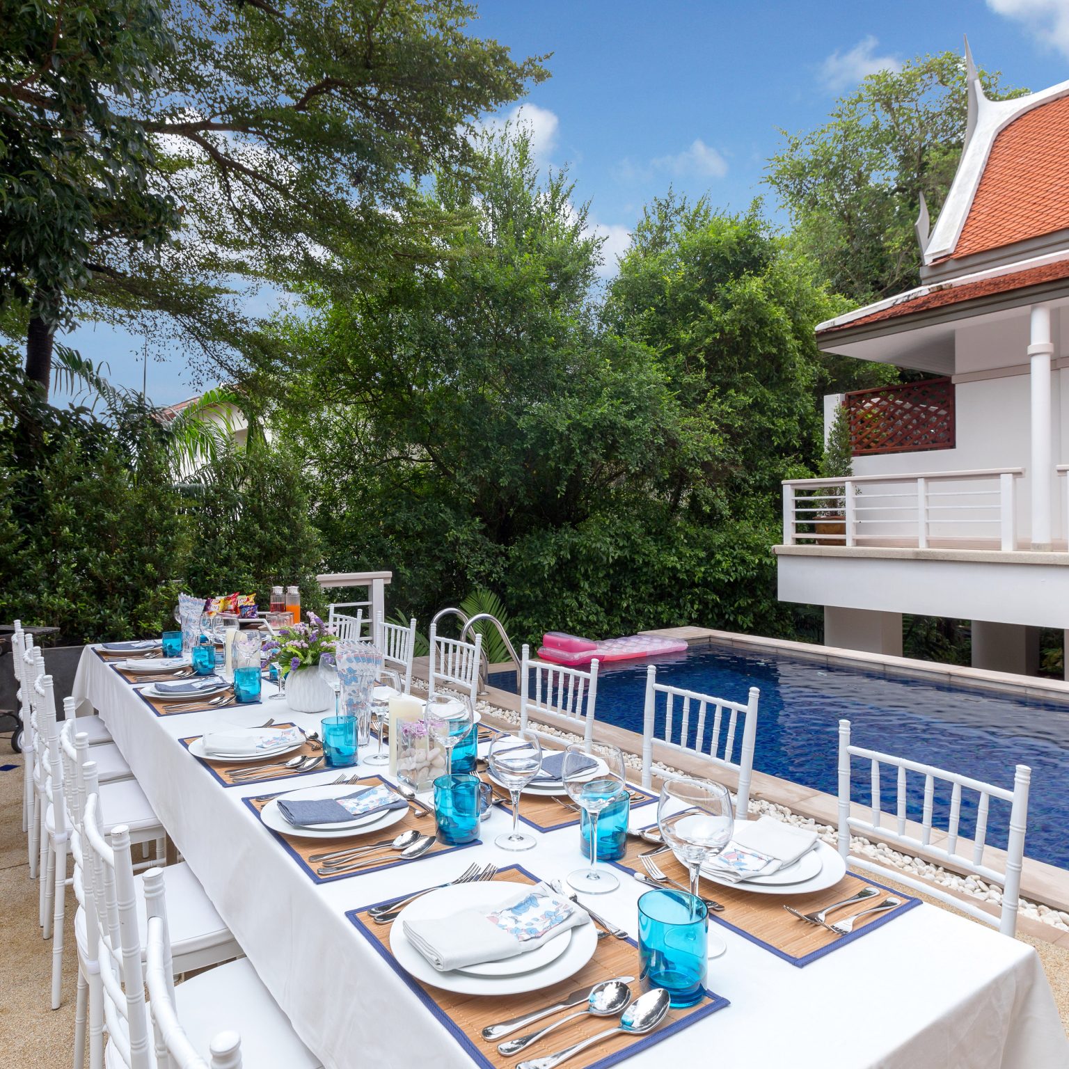 Villa Makata 1 – Elegant table set up