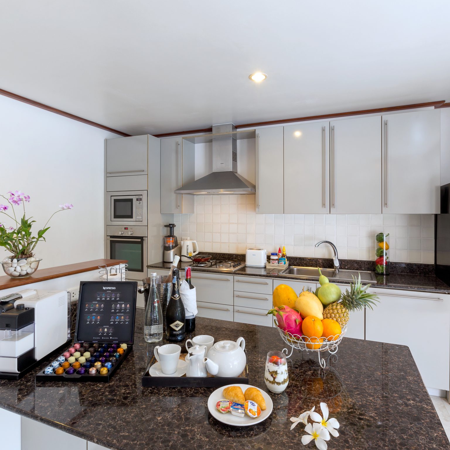 Villa Makata 1 – Modern kitchen