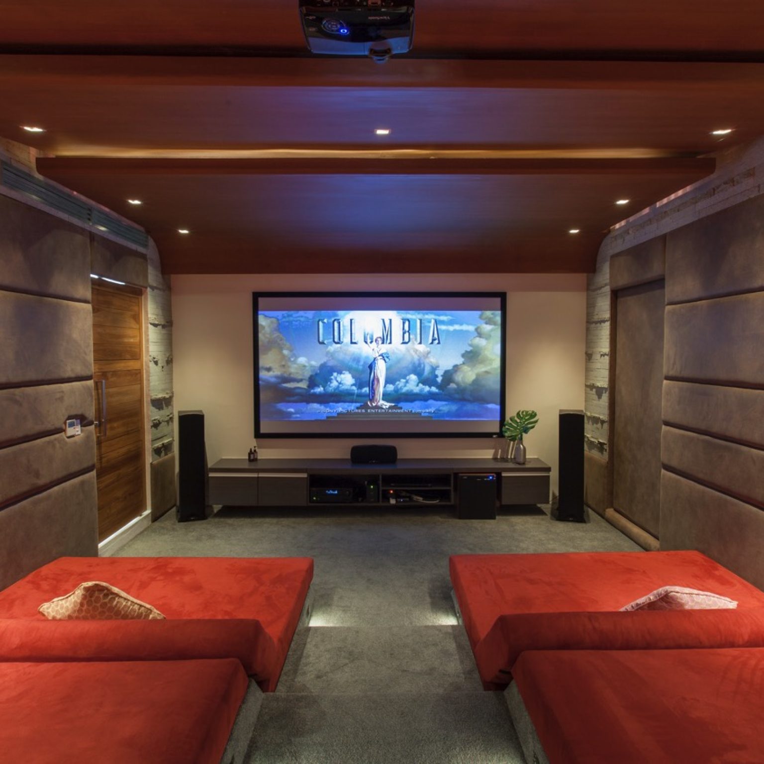 Villa Splash -Cinema-001 – Grande
