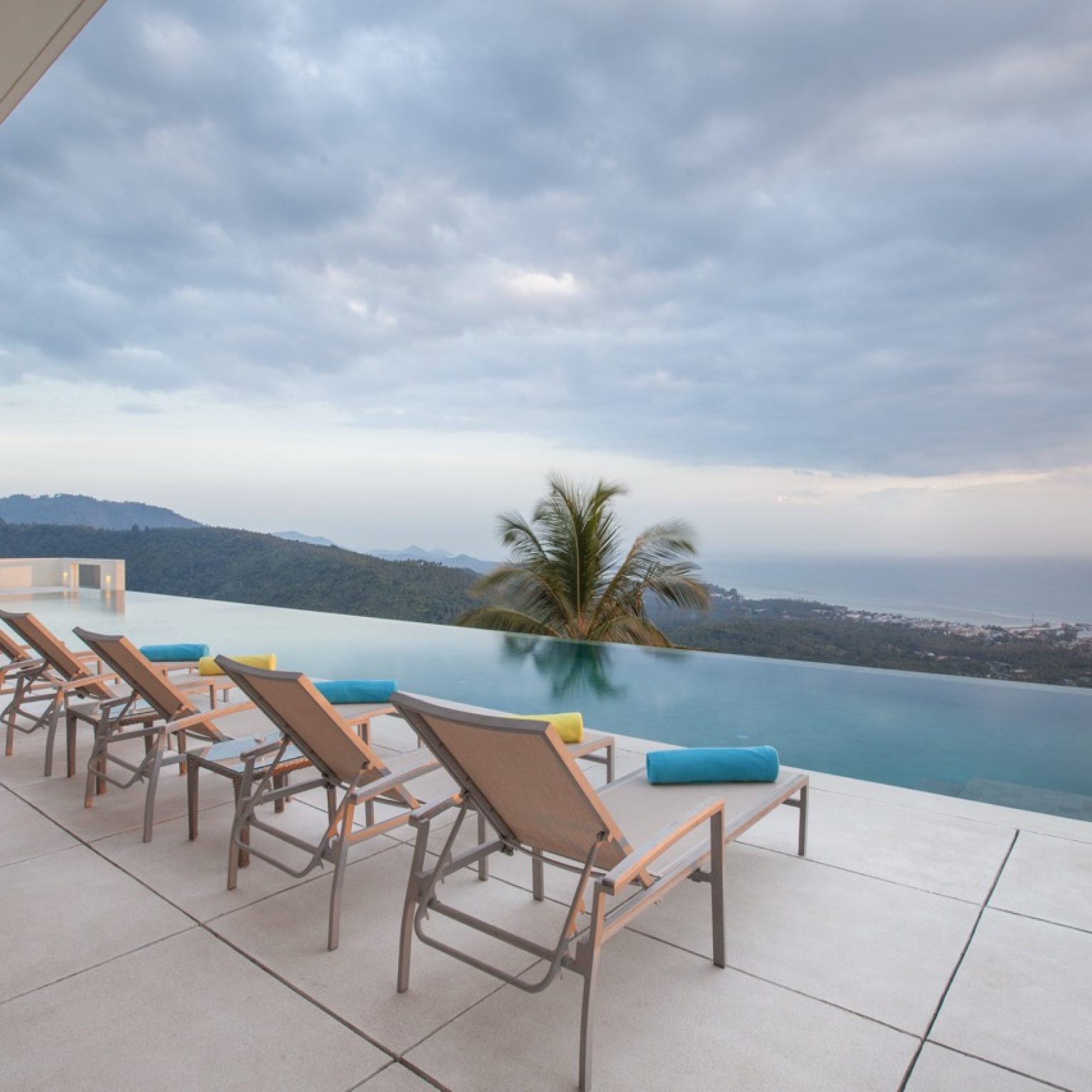Villa Splash -Sunbeds-005 – Grande