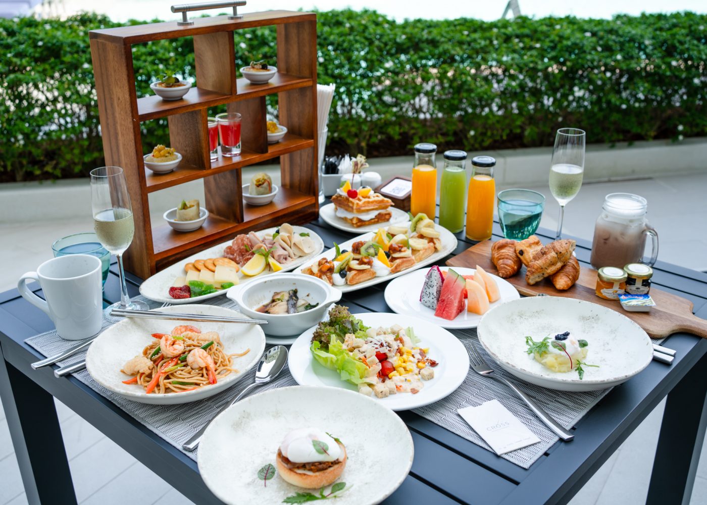 Cross Pattaya Pratamnak