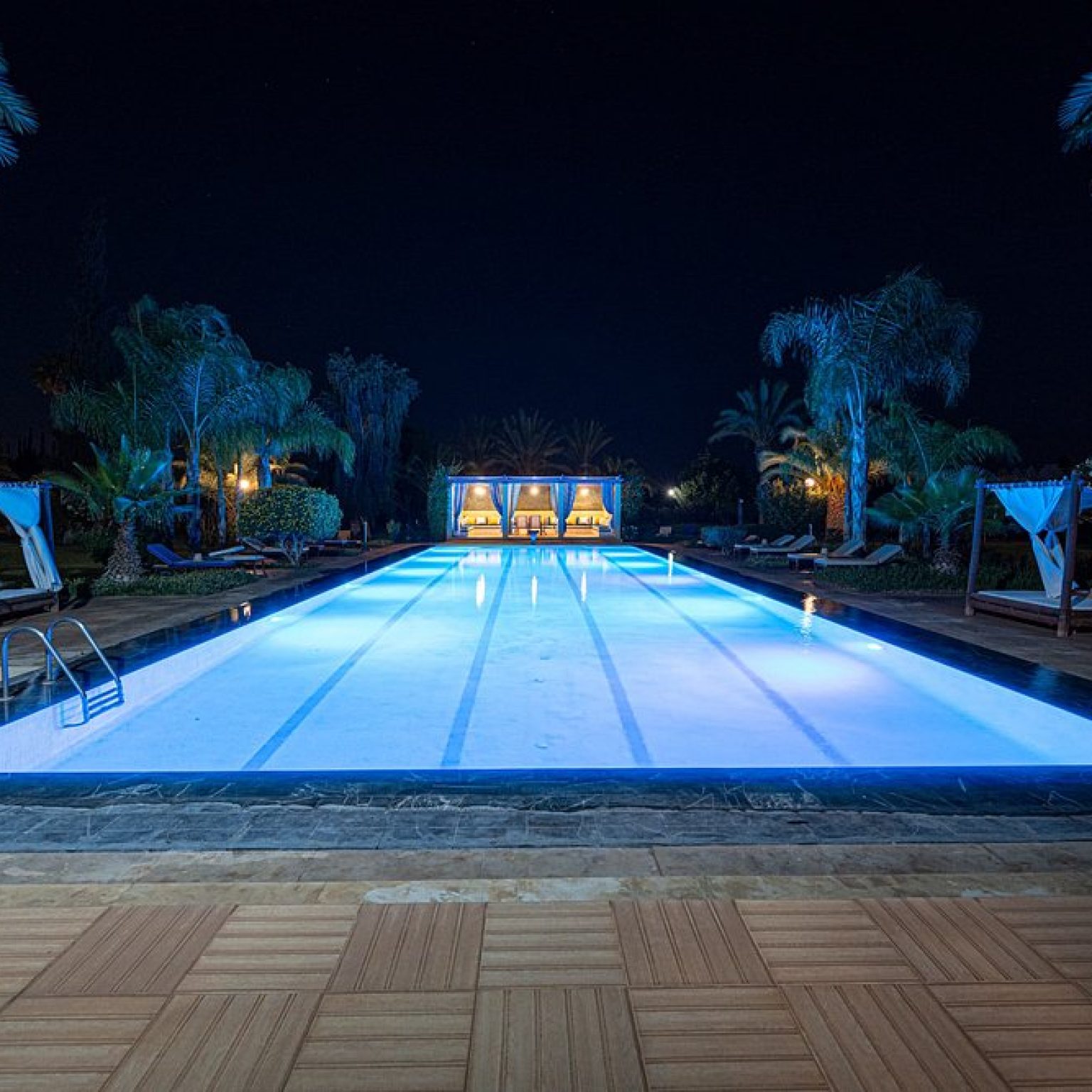 vue-piscine-le-soir