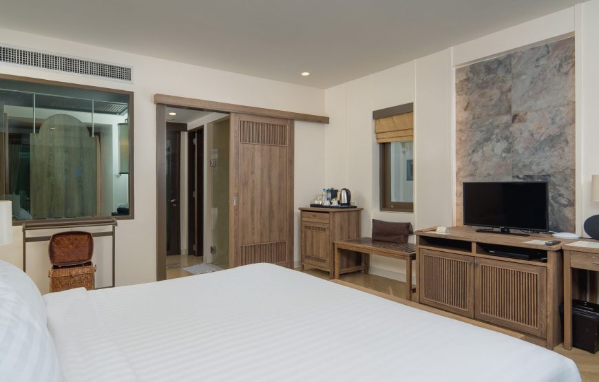 Deluxe Elegant Room