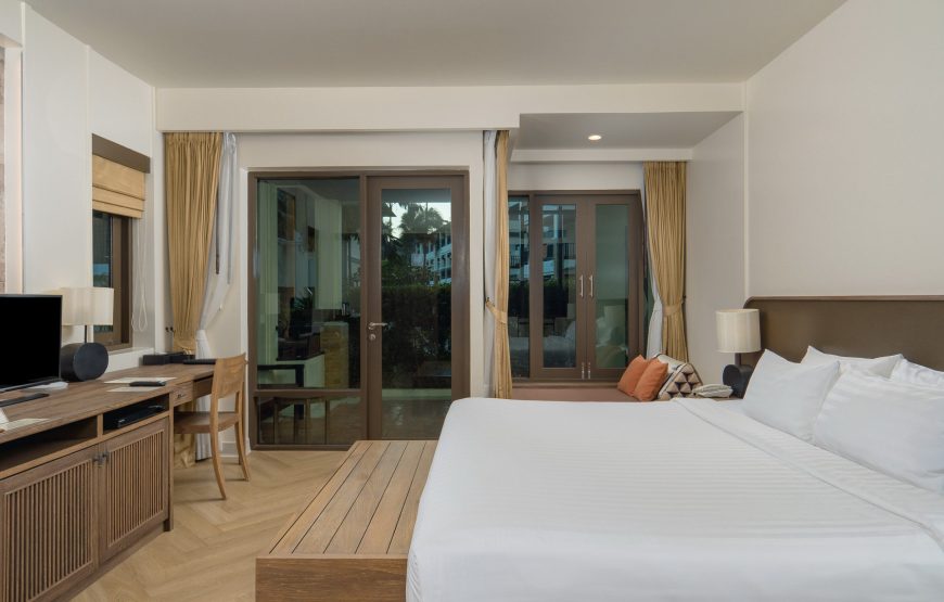 Deluxe Elegant Room