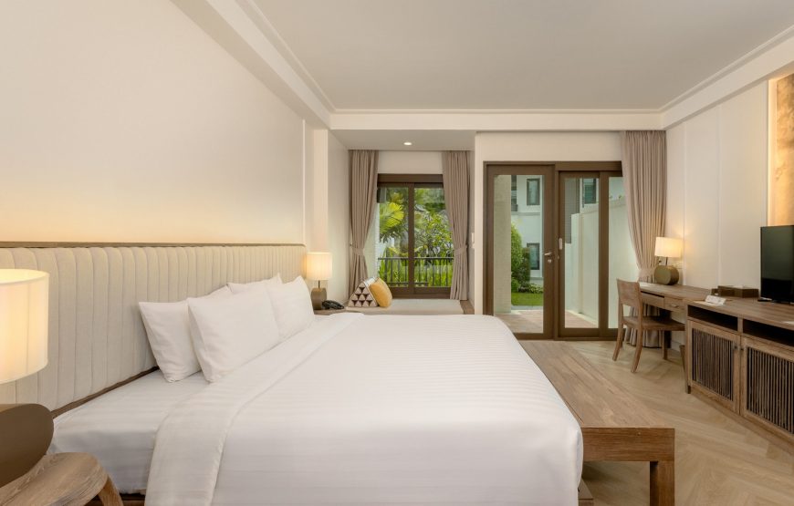 Deluxe Grand Room