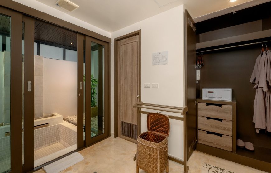 Deluxe Grand Room