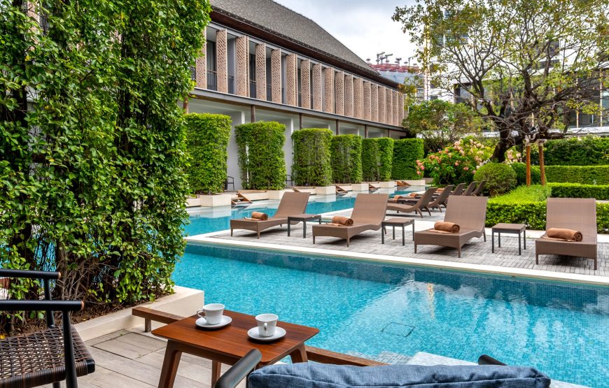 Deluxe Pool Access Room