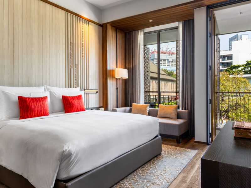 Deluxe Pool View Room