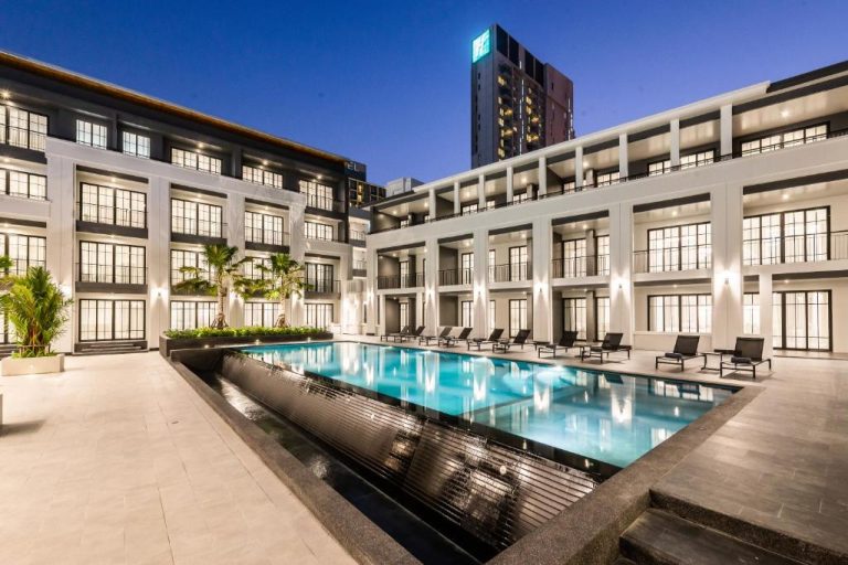 One Patio Hotel