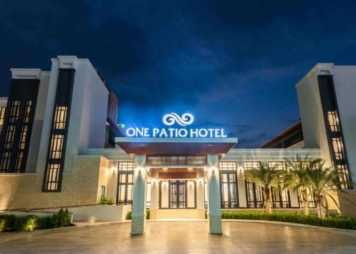One Patio Hotel