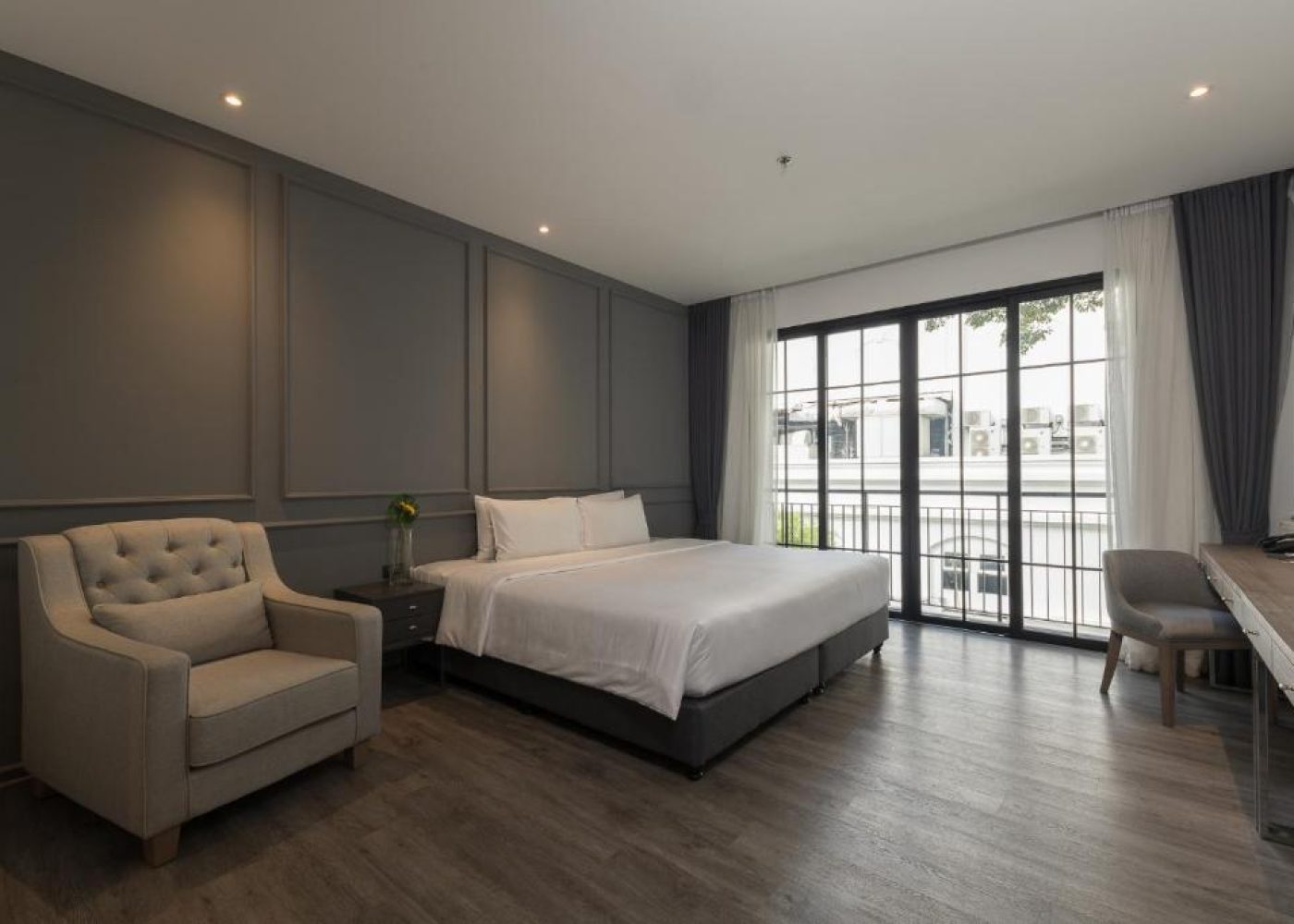 One Patio Hotel