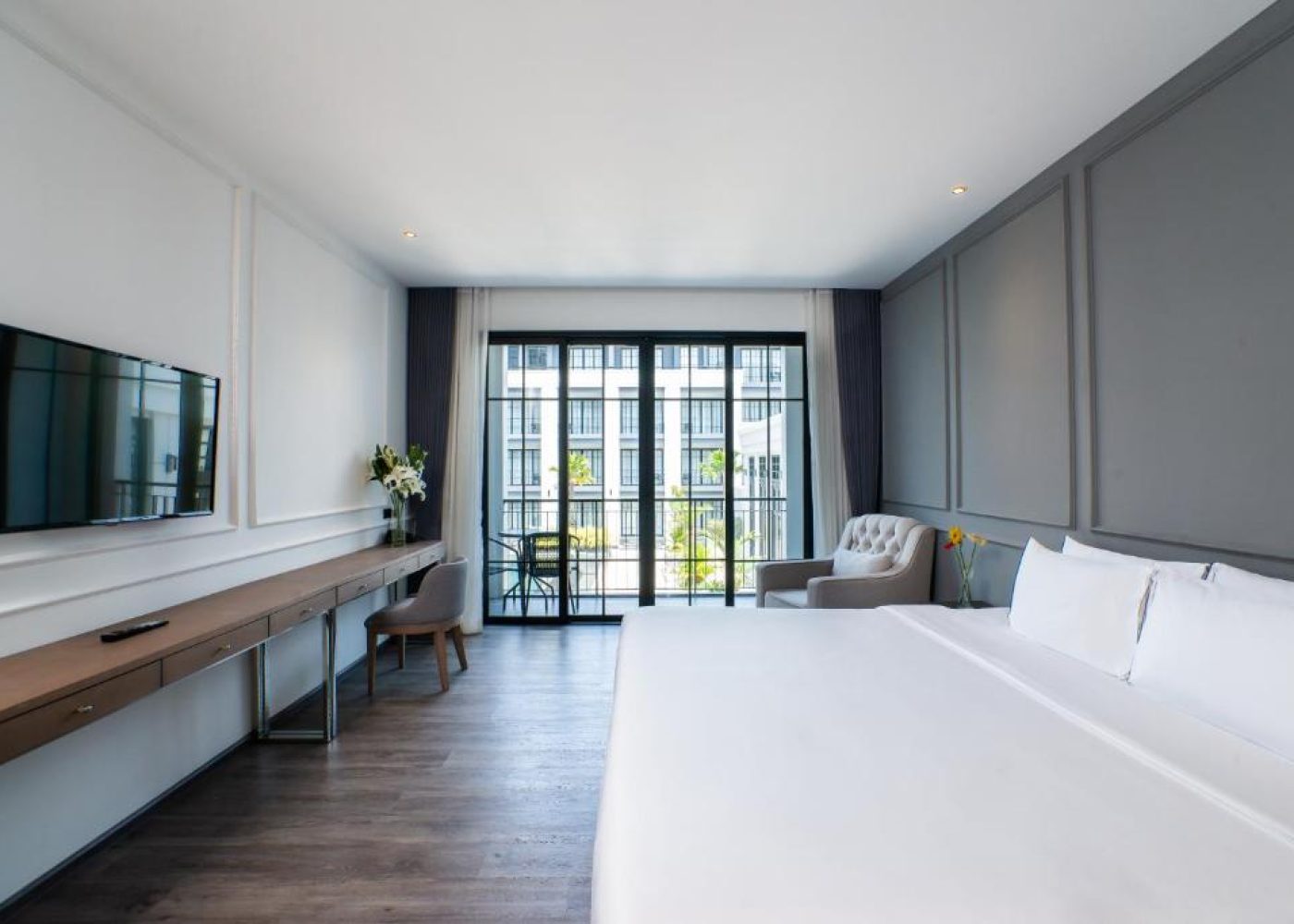 One Patio Hotel